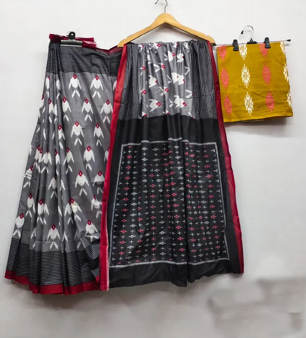 https://d1311wbk6unapo.cloudfront.net/NushopCatalogue/tr:f-webp,w-600,fo-auto/AVANTIKA LIGHT GREY_1685087398348_vj13coez5za3kj5.jpg__Ethnic Bird